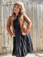 Load image into Gallery viewer, Vintage 70&#39;s Caramel Leather Jacket (XS)