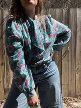 Load image into Gallery viewer, Vintage 80&#39;s Teal Floral Puffed Sleeve Pussy Bow Blouse (XL)