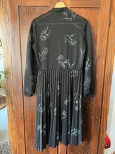 Load image into Gallery viewer, Vintage 70&#39;s Black Floral Pleated Skirt Midi Dress (L)