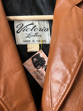 Load image into Gallery viewer, Vintage 70&#39;s Caramel Leather Jacket (XS)