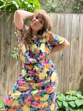 Load image into Gallery viewer, Vintage 80&#39;s Floral Button Up Dress (M-L)