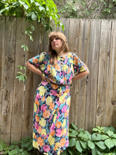 Load image into Gallery viewer, Vintage 80&#39;s Floral Button Up Dress (M-L)