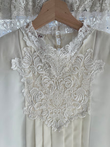 80's Does Victorian White With Lace Blouse (L-XL)