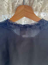 Load image into Gallery viewer, Vintage 80&#39;s Black Lace Collar Heart Button Blouse (XL)