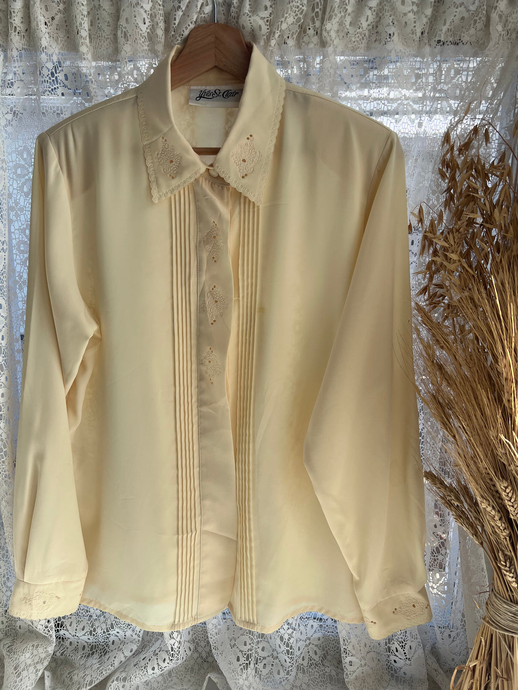 Vintage 80's Buttercup Yellow With Cut-Outs and Debossing (XL)