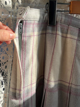 Load image into Gallery viewer, Vintage 80&#39;s Wool Plaid (Grey/Cream/Mauve) Pleated Skirt (XL)