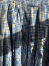 Load image into Gallery viewer, Vintage 70&#39;s Pendleton Blue &amp; White Houndstooth Wool Pleated Skirt