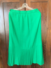 Load image into Gallery viewer, Vintage 80&#39;s Kelly Green Wool Midi Skirt (Matching Jacket Posted Separately!) (S-M)