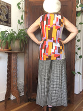 Load image into Gallery viewer, Vintage 60&#39;s Beatnik Abstract Mod Sleeveless Top (XS-M)