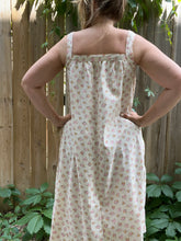 Load image into Gallery viewer, Vintage 70&#39;s Handmade Cotton Floral Smock Dress (WITH POCKETS!) (XS-S)