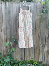 Load image into Gallery viewer, Vintage 70&#39;s Handmade Cotton Floral Smock Dress (WITH POCKETS!) (XS-S)